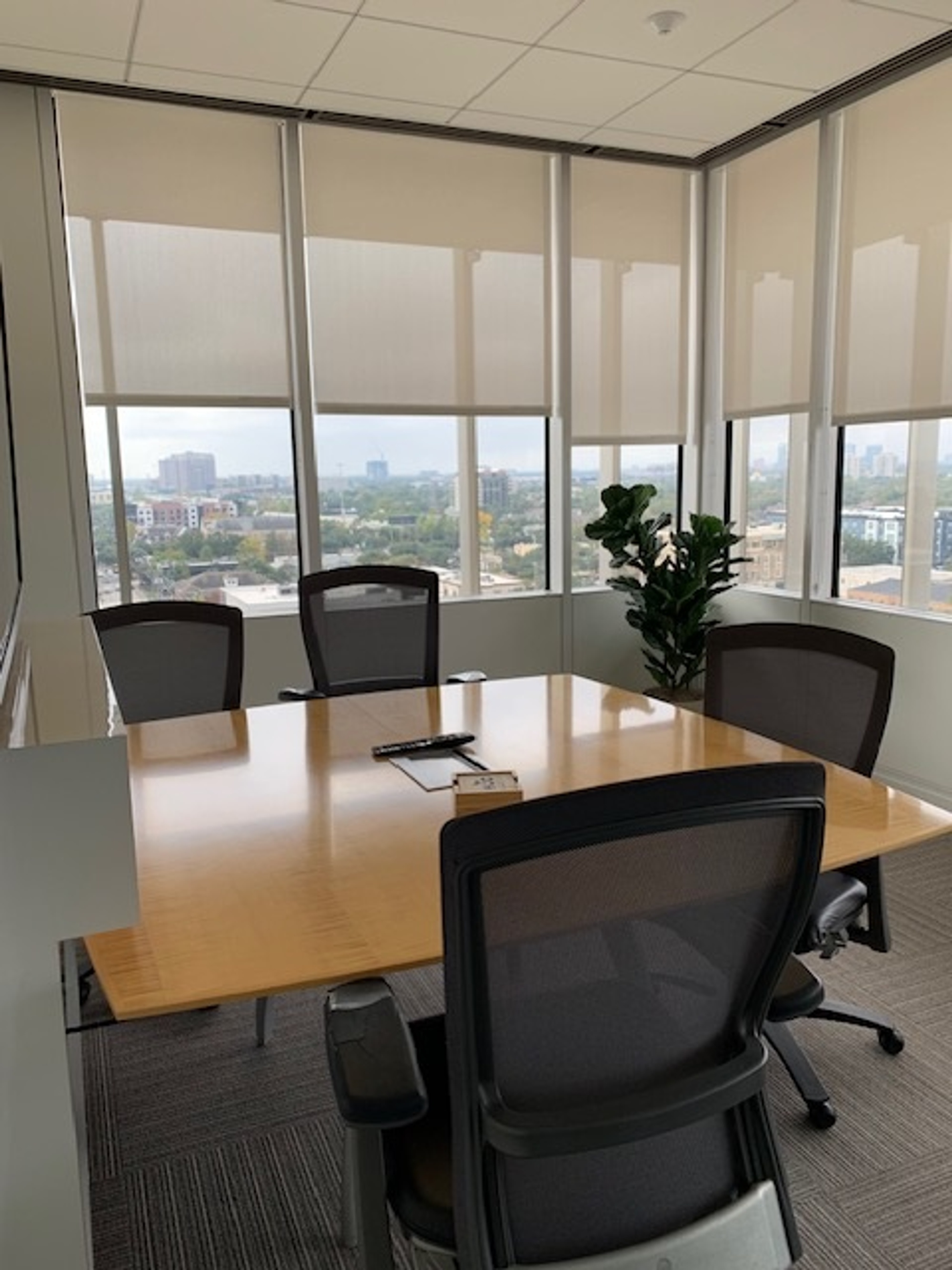 Meeting space and amennities of the Red Sea Room