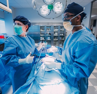 Coleman Health Sceince students simulating an operation
