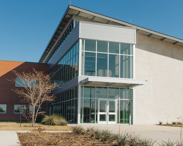 A view of the architecture at the HCC Central College's South Campus.