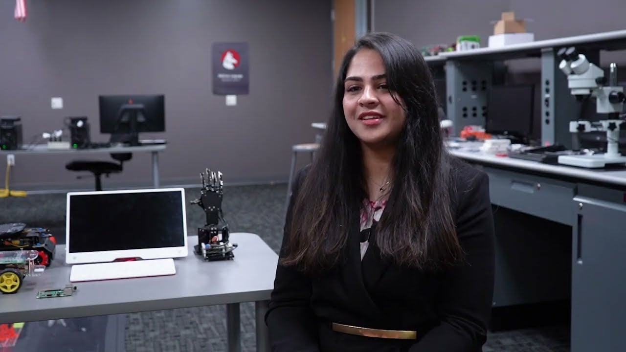 Student giving a testimonial about the robotics program